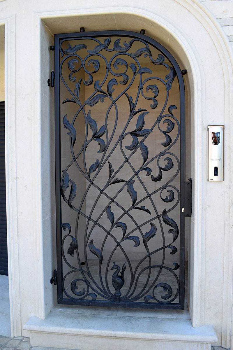 vhodna vrata kovaštvo šarnek